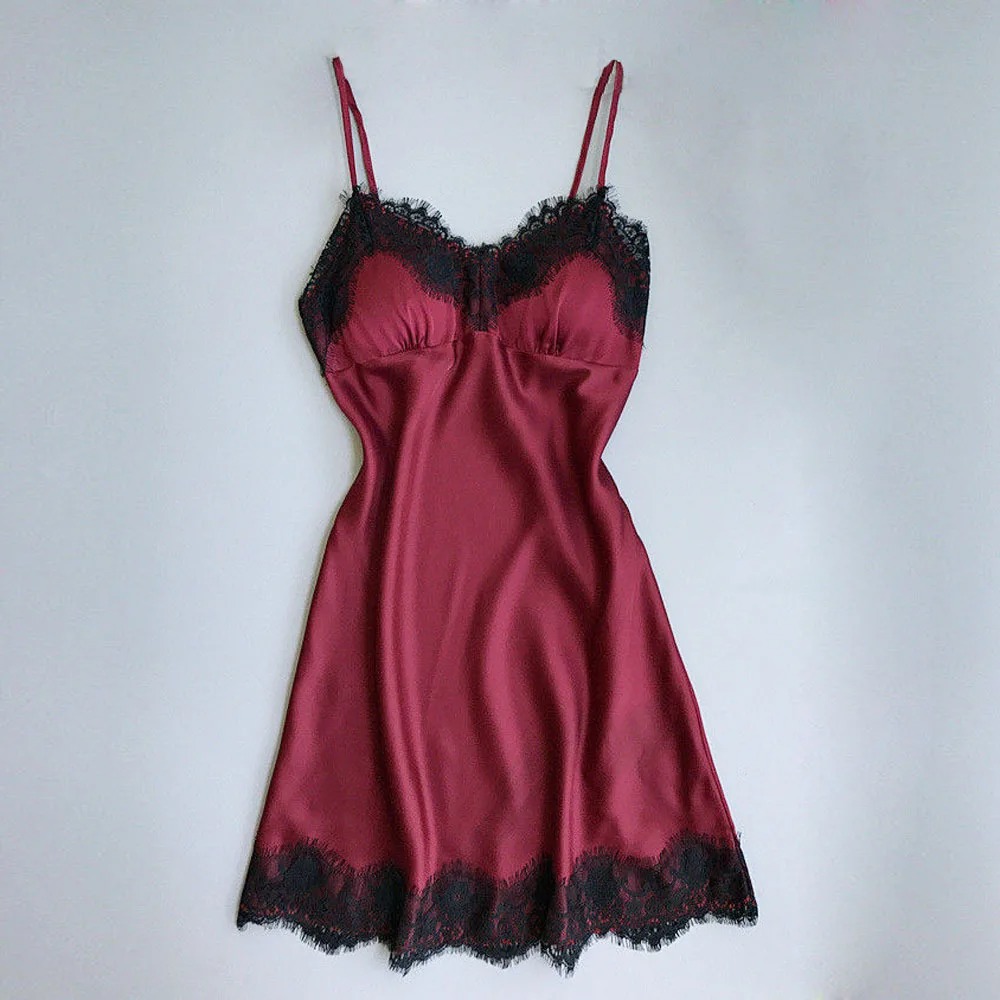 Chemise de nuit décoration dentelle