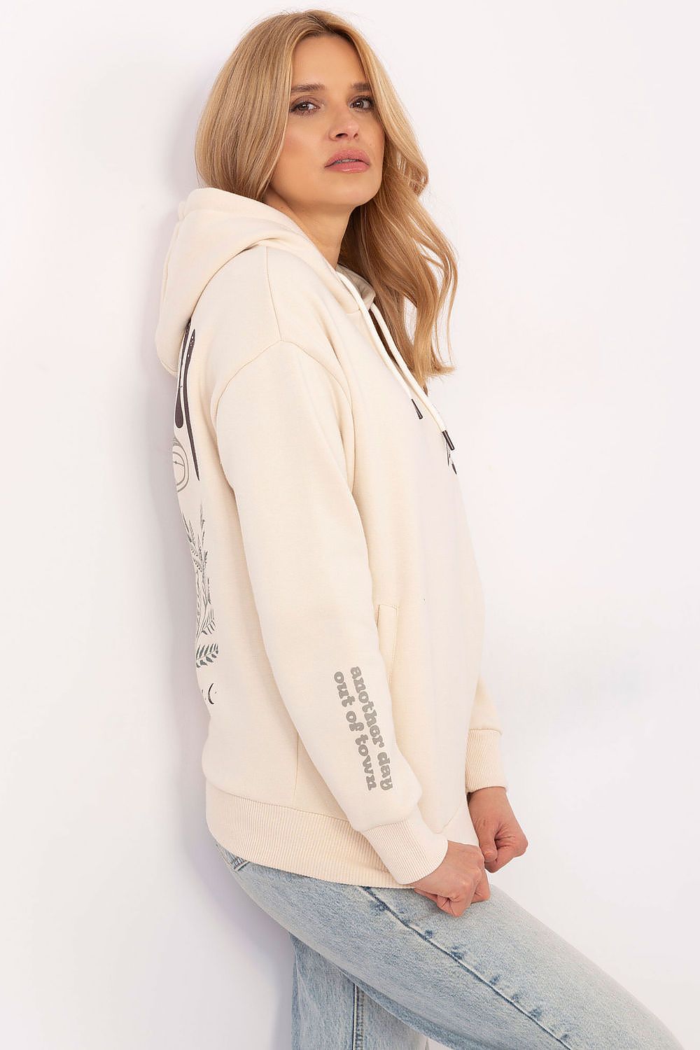 sweatshirt-a-capuche-pour-femmes (2)