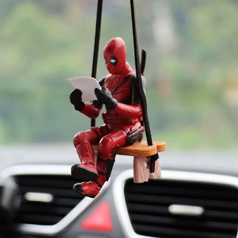 pandentif-deadpool-pour-retroviseur-de-voiture (2)