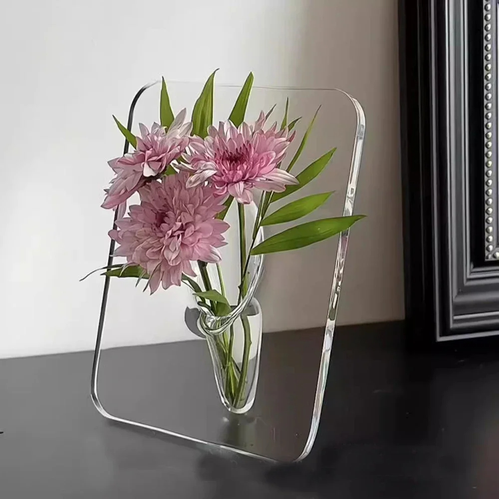 Vase sur cadre décoratif
