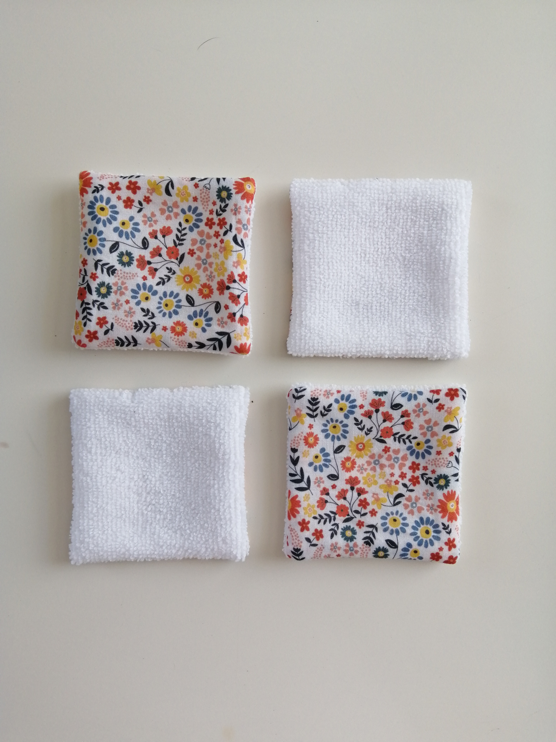 Lingettes-fleurs-orange-bleu-1