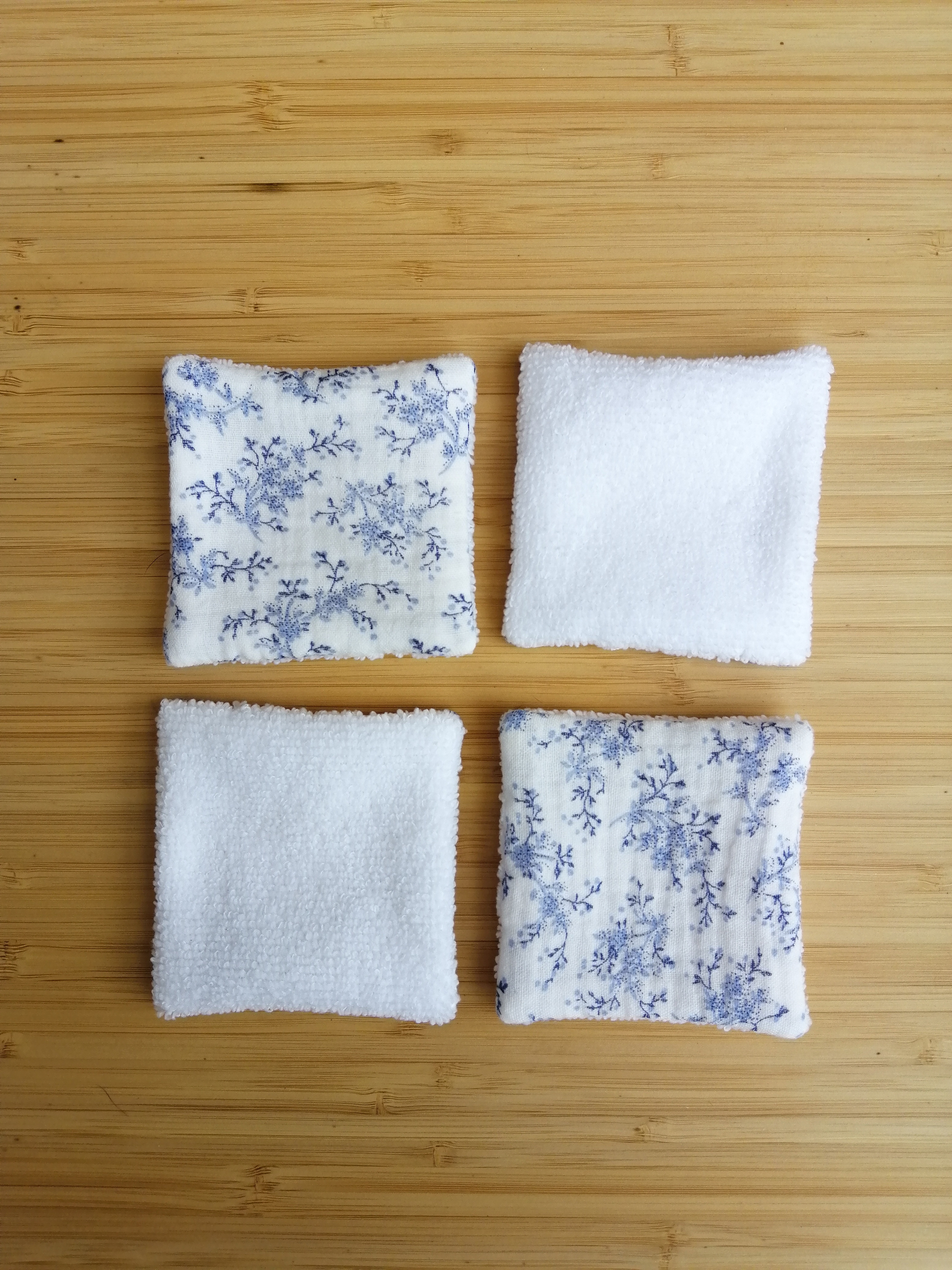 Pochon-lingettes-double-gaze-bleu-faïence-6