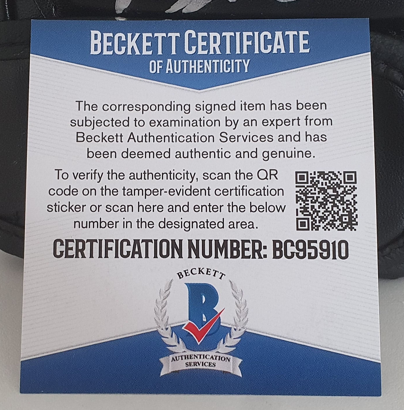 Sports De Combat Gant De Combat Signé Par Conor McGregor UFC - Certifié Authentique Par Beckett (BAS), Pièce Collector Gants De Cuir
