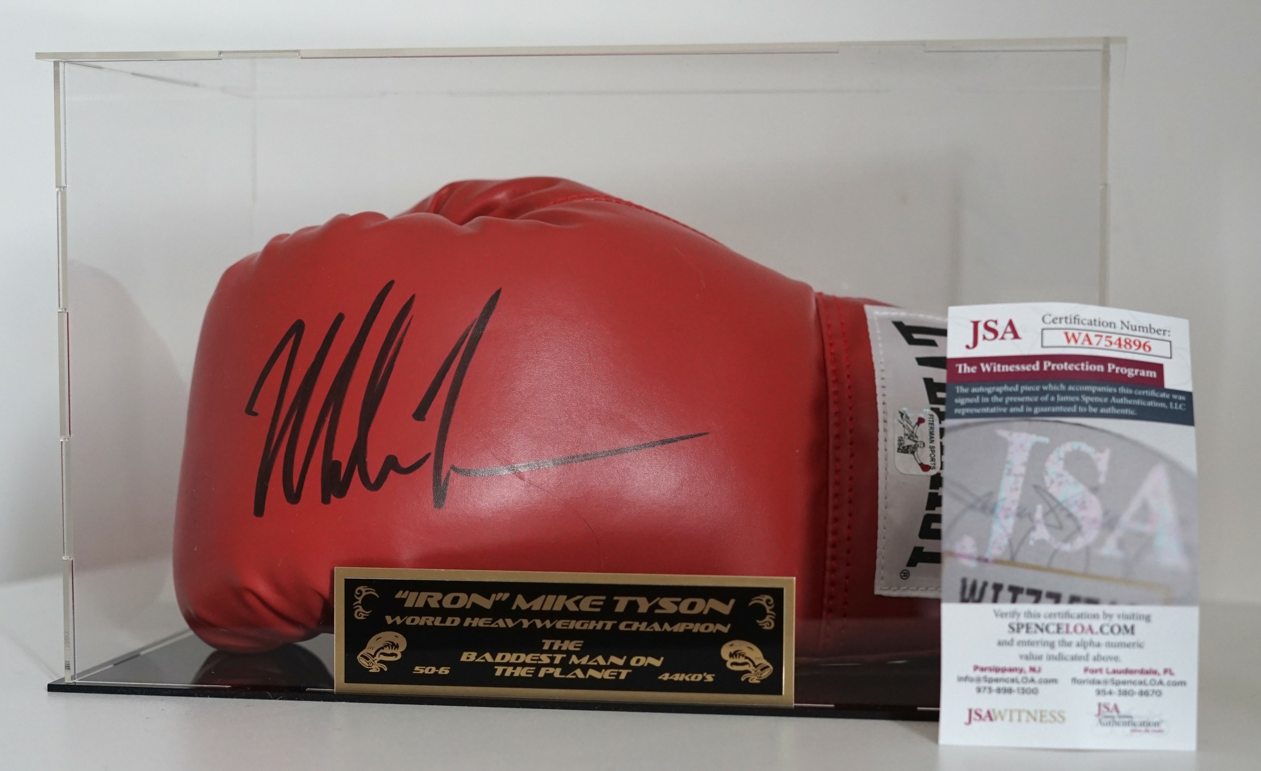 Gant boxe Mike Tyson signé Everlast autographed boxing glove