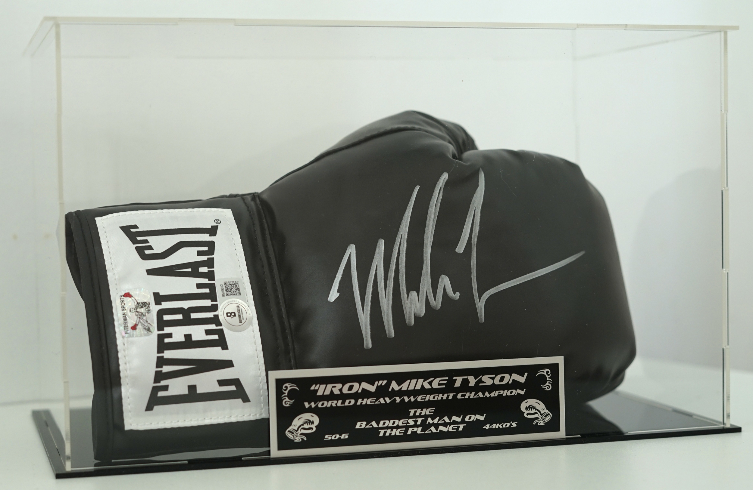 Allstarsignings Gant de boxe Everlast encadré avec inscription « Mike Tyson » et « Coa » et preuve