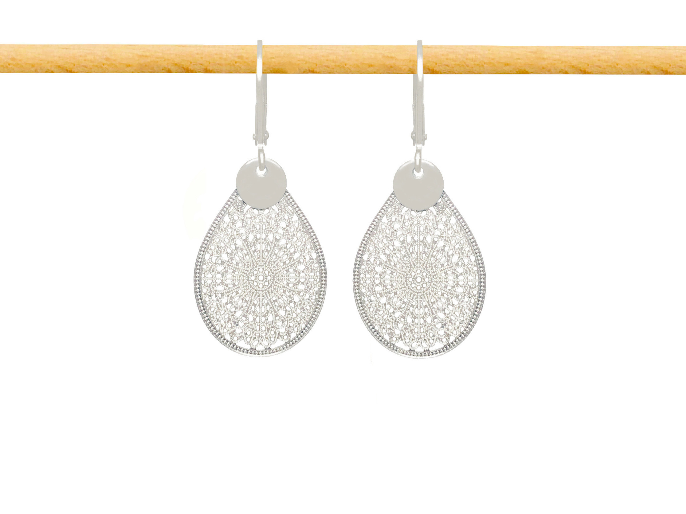 Boucles d'oreilles ARIBAH dormeuses pendentif goutte acier inoxydable argent-minimaliste-bohème- MARJANE et Cie