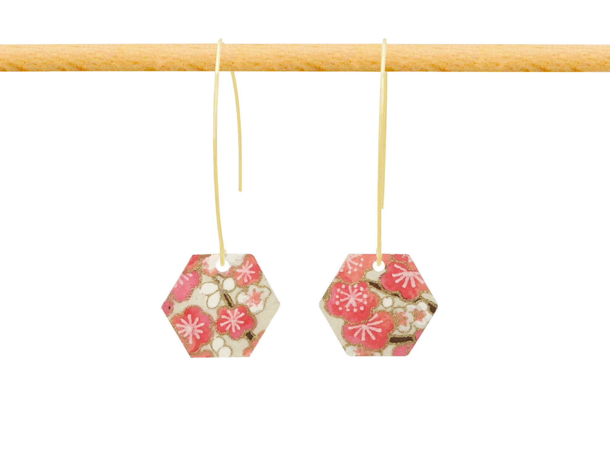 Boucles d'oreilles FUMI acier inoxydable doré or longues pendentif papier washi japonais fleurs couleur rose beige - MARJANE et Cie