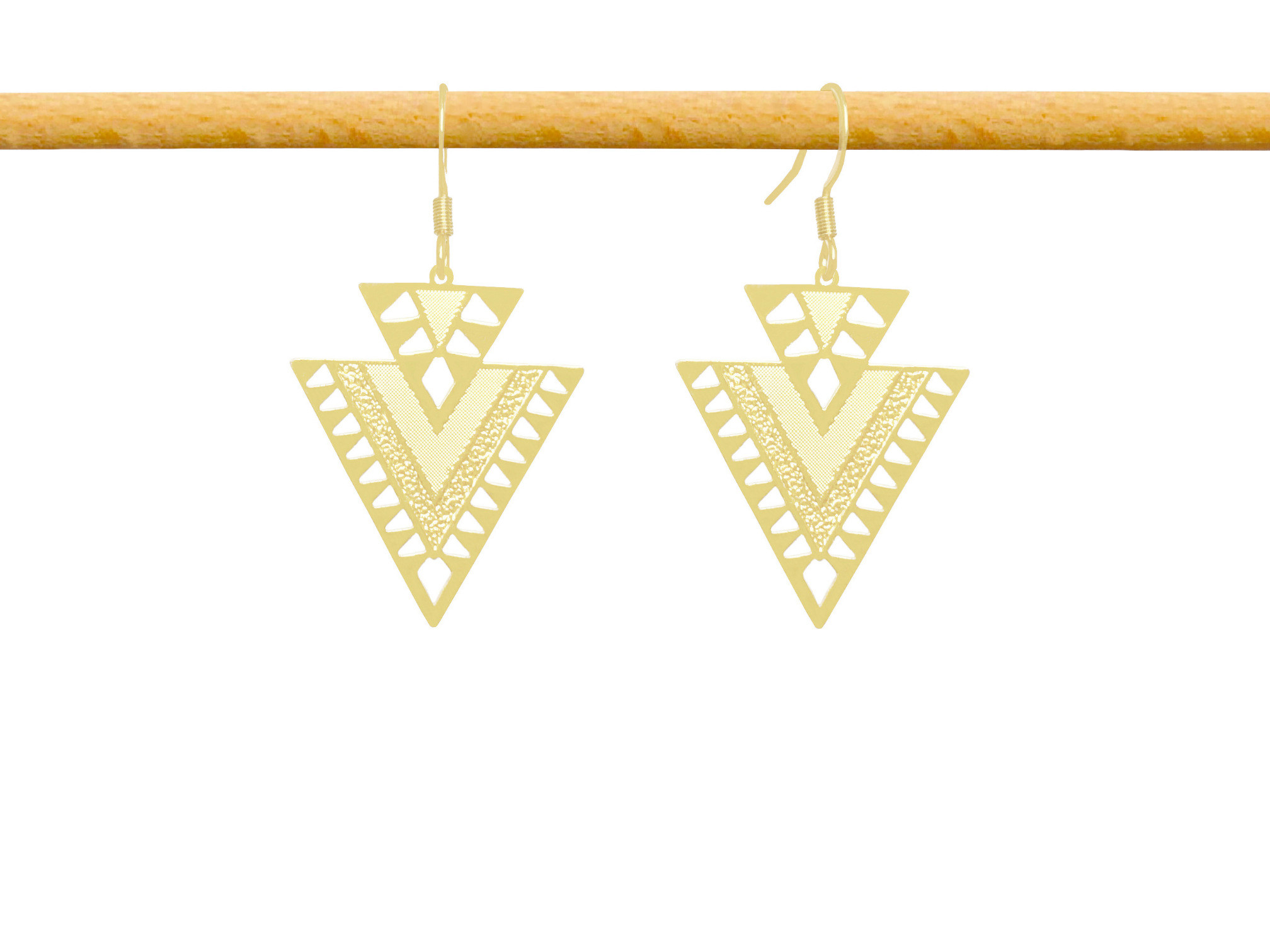Boucles d'oreilles JARAA dormeuses acier inoxydable doré or pendentif graphique triangle-minimaliste-bohème- MARJANE et Cie
