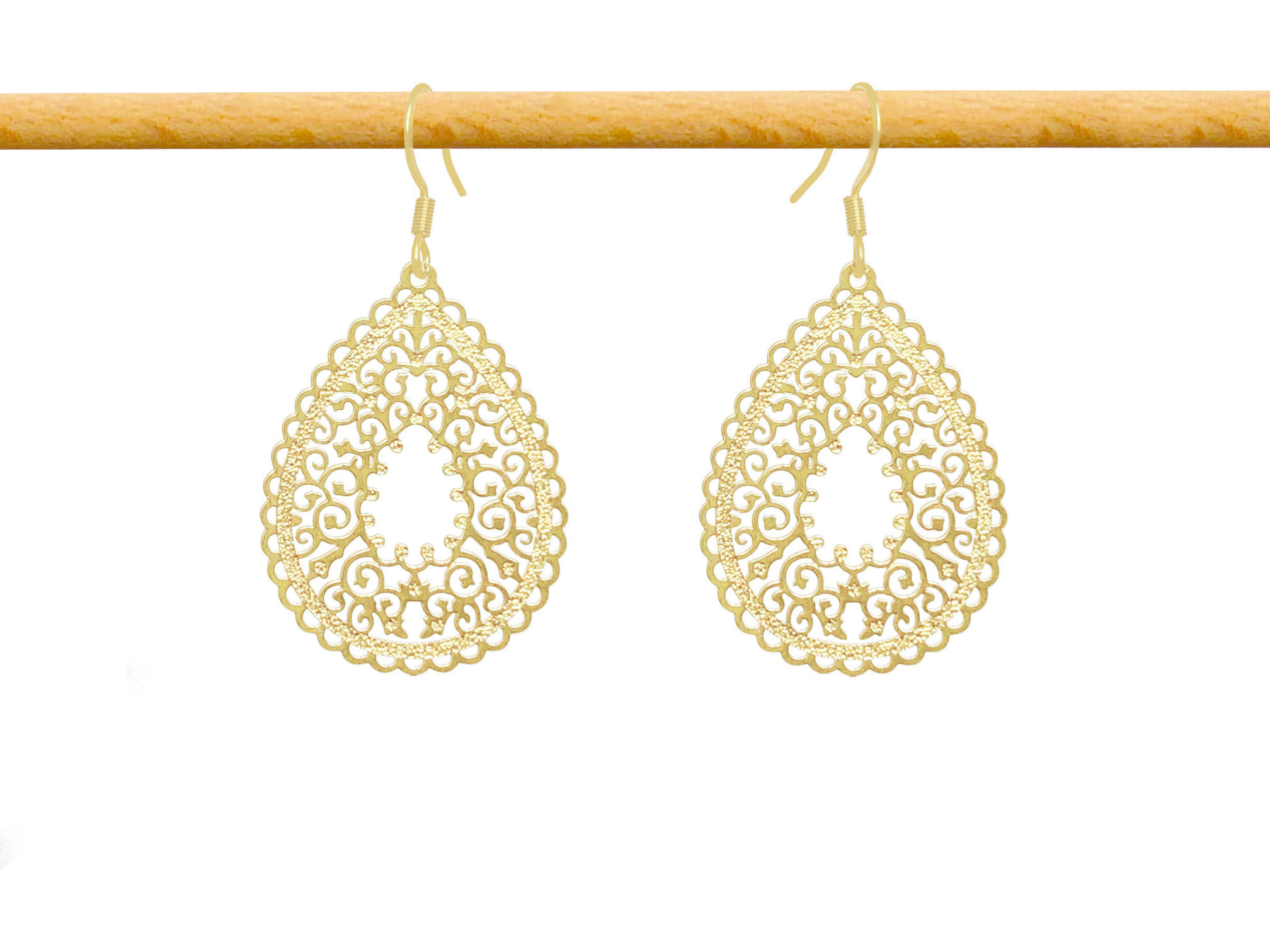 Boucles d'oreilles JOURIYYA pendantes acier inoxydable doré or pendentif goutte fleur-minimaliste-bohème- MARJANE et Cie