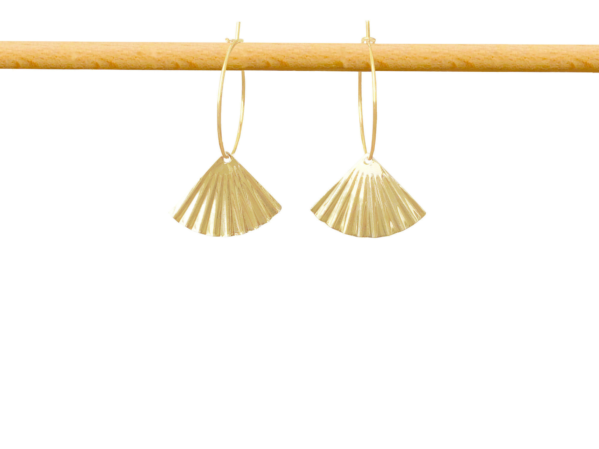 Boucles d'oreilles ABSAL créoles dorées or pendentif éventail triangle-minimaliste-bohème- MARJANE et Cie