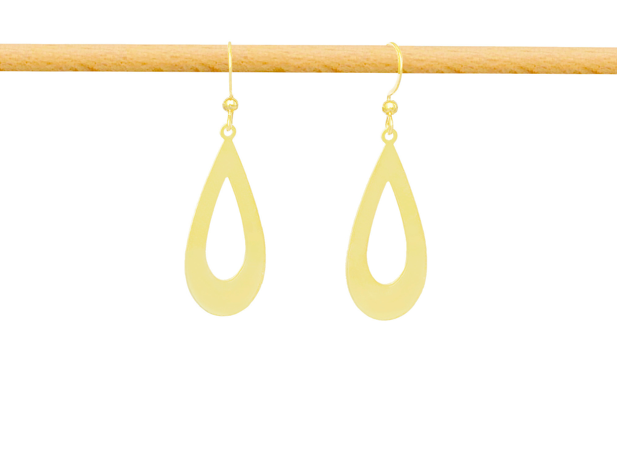 Boucles d'oreilles ALAÏA dormeuses dorées à l'or fin pendentif goutte-minimaliste-bohème- MARJANE et Cie