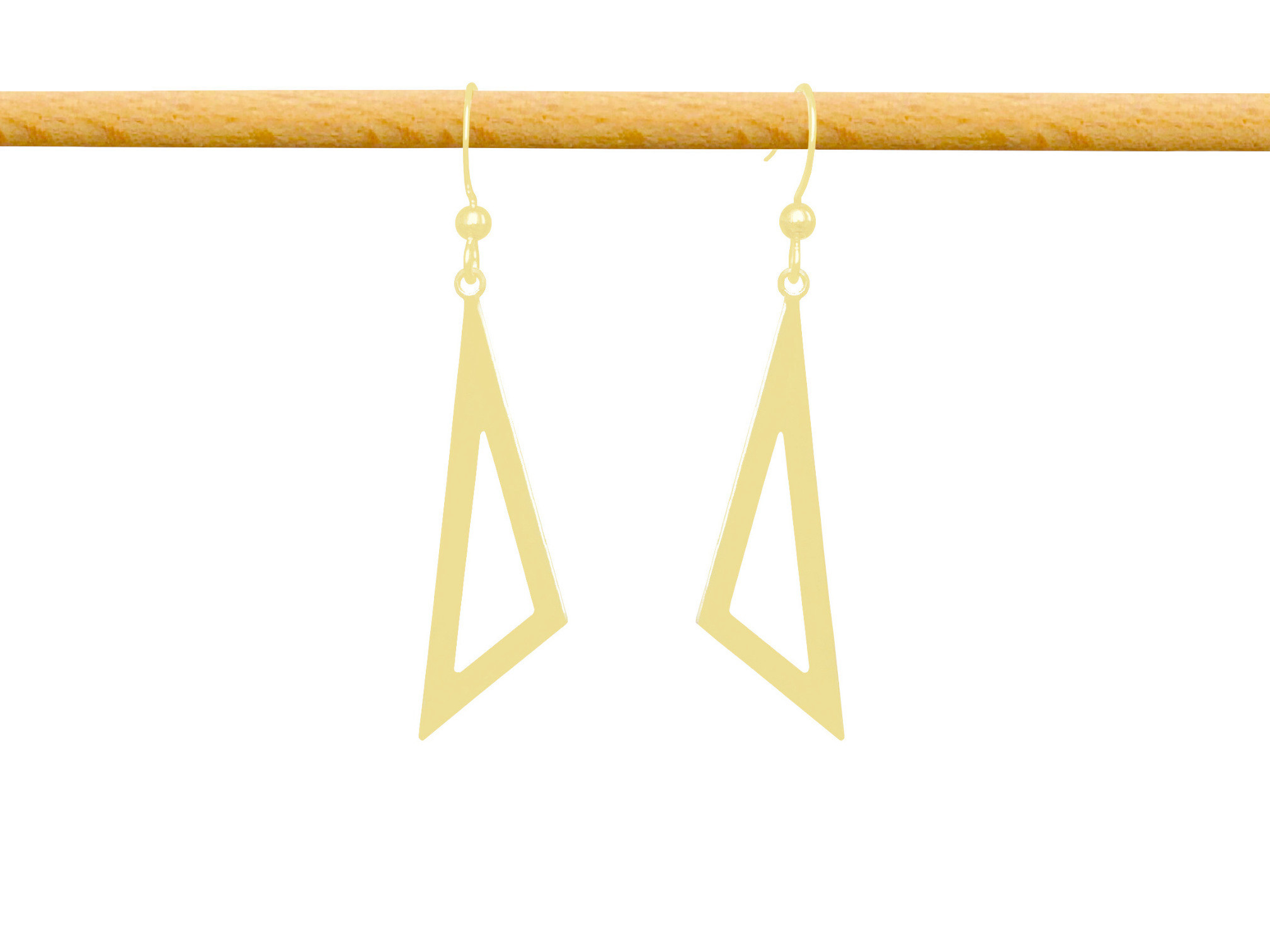 Boucles d'oreilles SAKINA dormeuses dorées à l'or fin pendentif triangle graphique-minimaliste-bohème- MARJANE et Cie