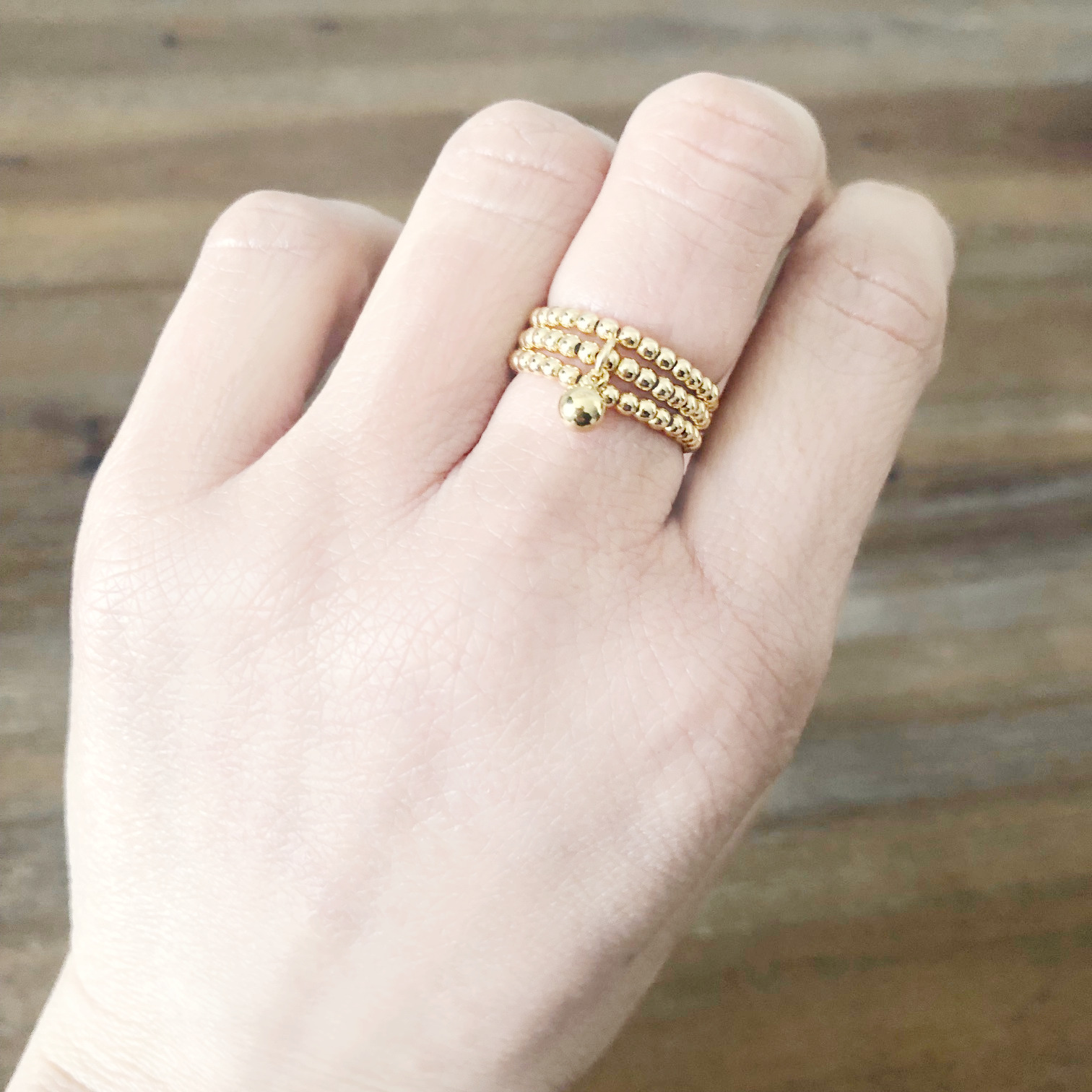 Bague JOUMEINA or gold filled perles billes et breloque boule élastique