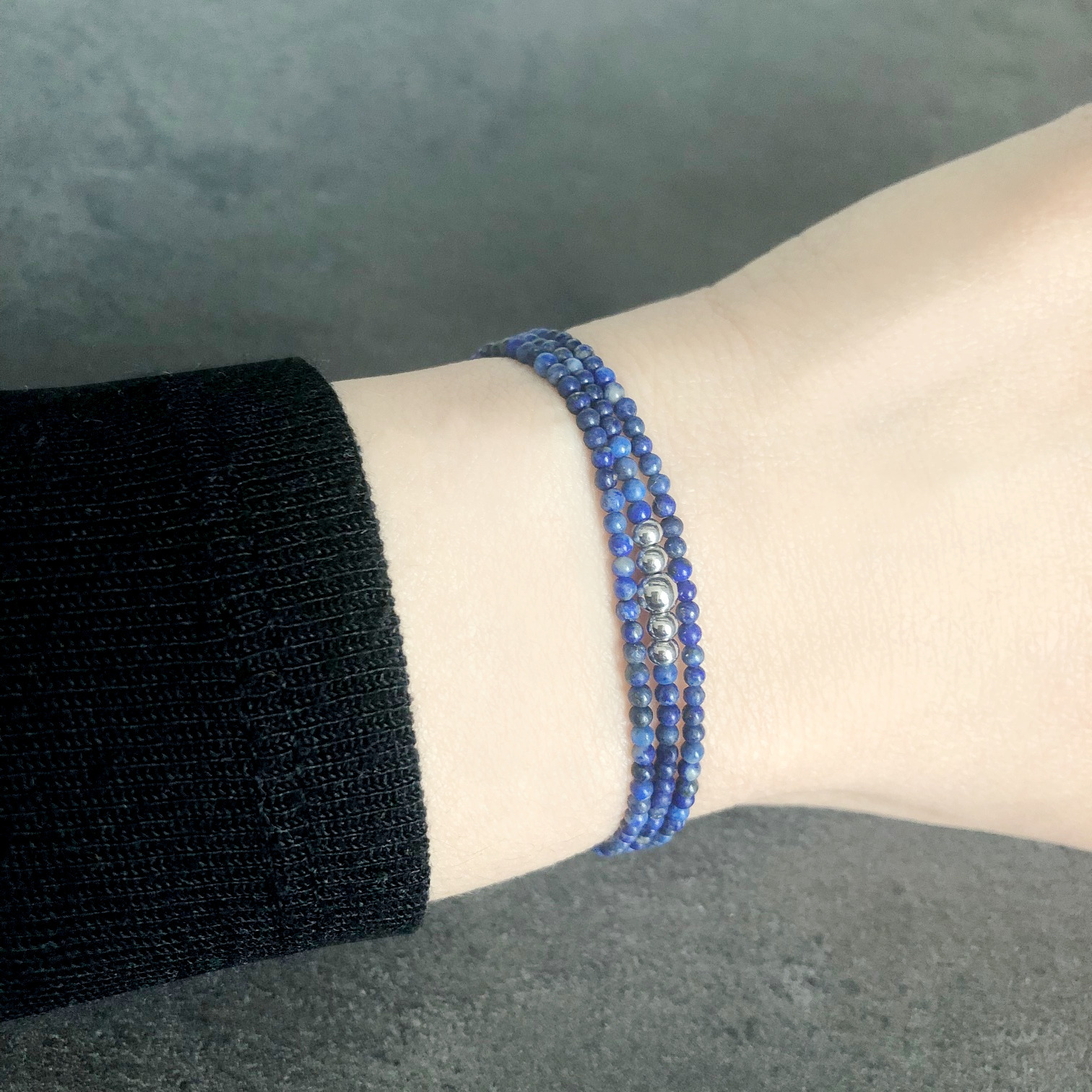 Bracelet JOHAR6 multi rang perles naturelles semi précieuses lapis lazuli bleu-acier inoxydable argent