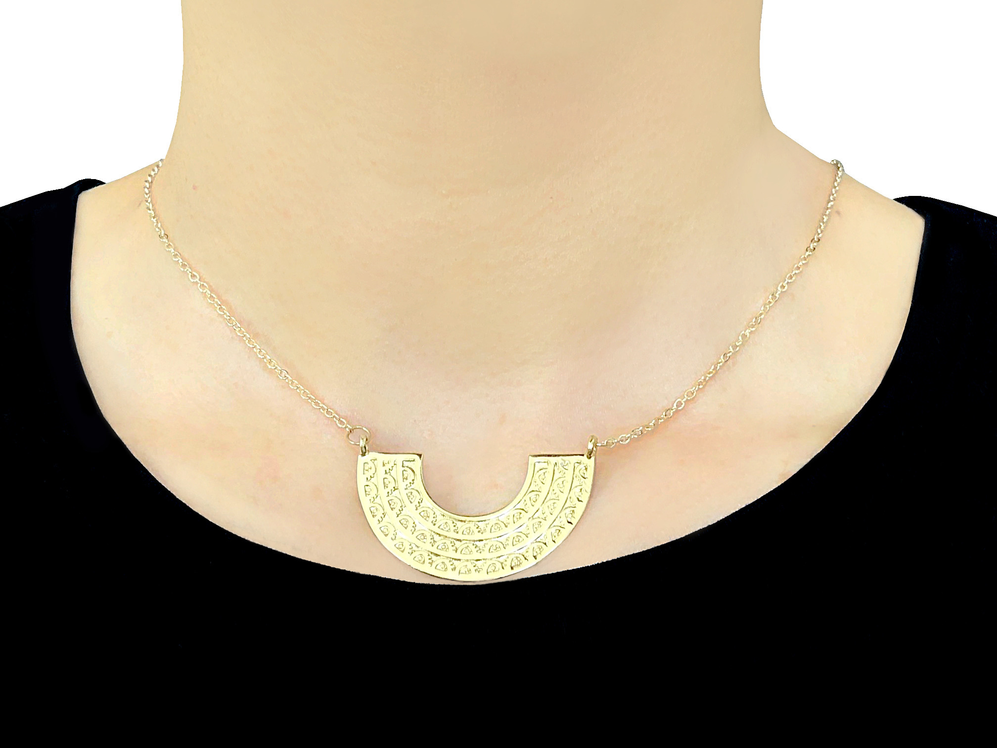 Collier BASMA doré or ras du cou pendentif demi-lune rond ethnique-minimaliste-bohème