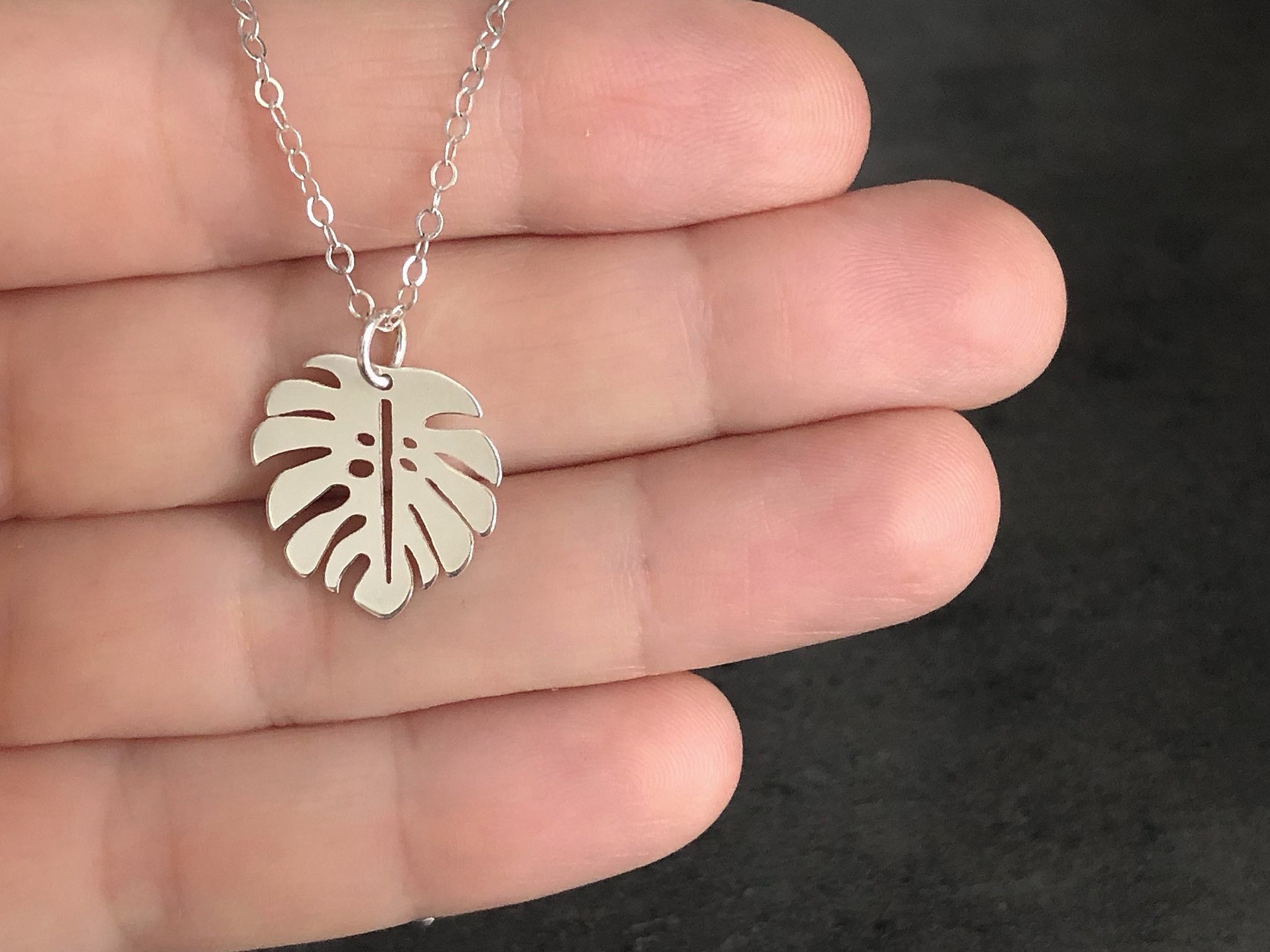 Collier NESS argent pendentif feuille de Monstera