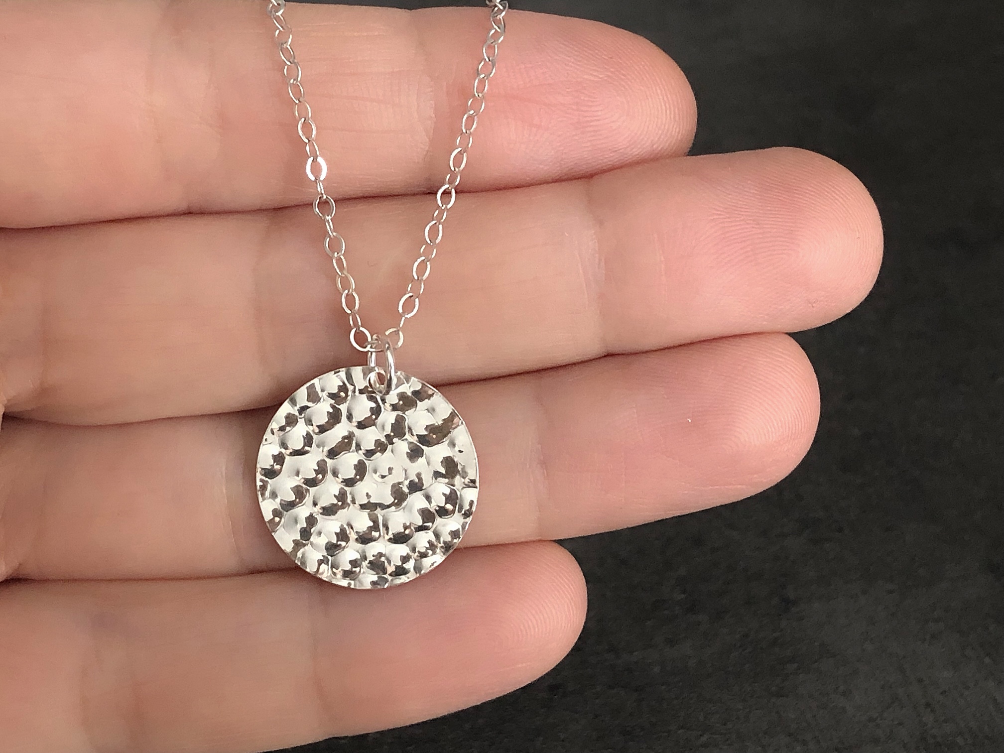 Collier WISSEM argent pendentif sequin médaille