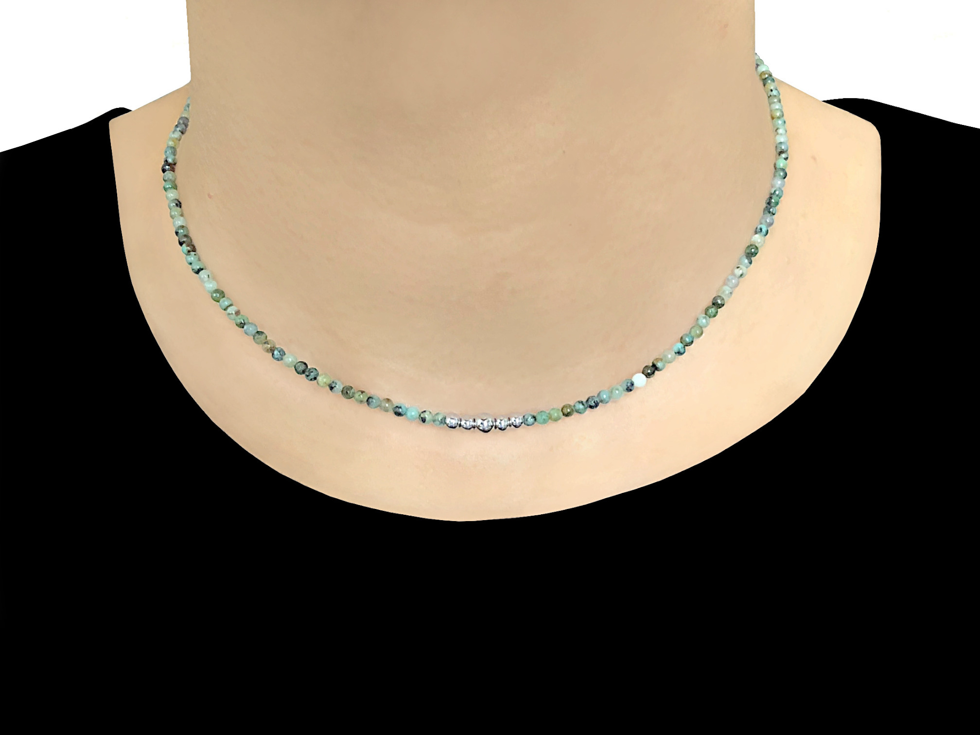 Collier DALAL3 perles naturelles semi précieuses turquoise africaine vert-ras du cou