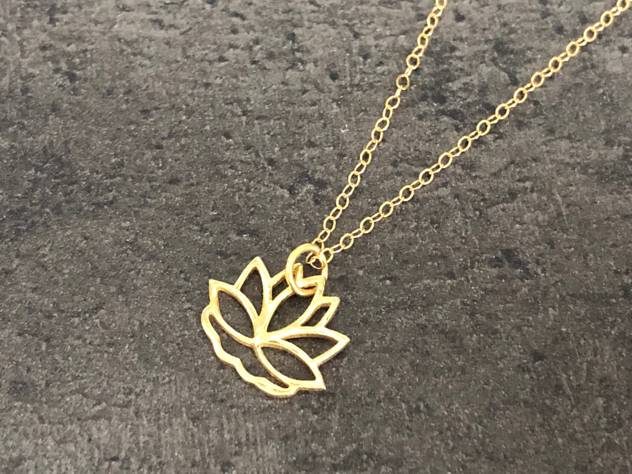 Collier AZHAR or gold filled 14K fleur de lotus mystique