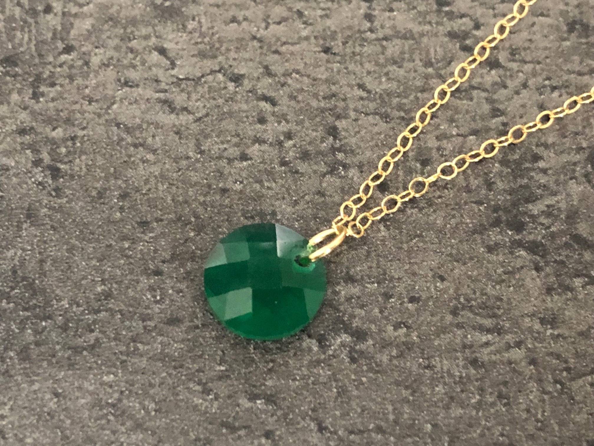 Collier KHADRA or gold filled 14K pendentif pierre calcédoine verte