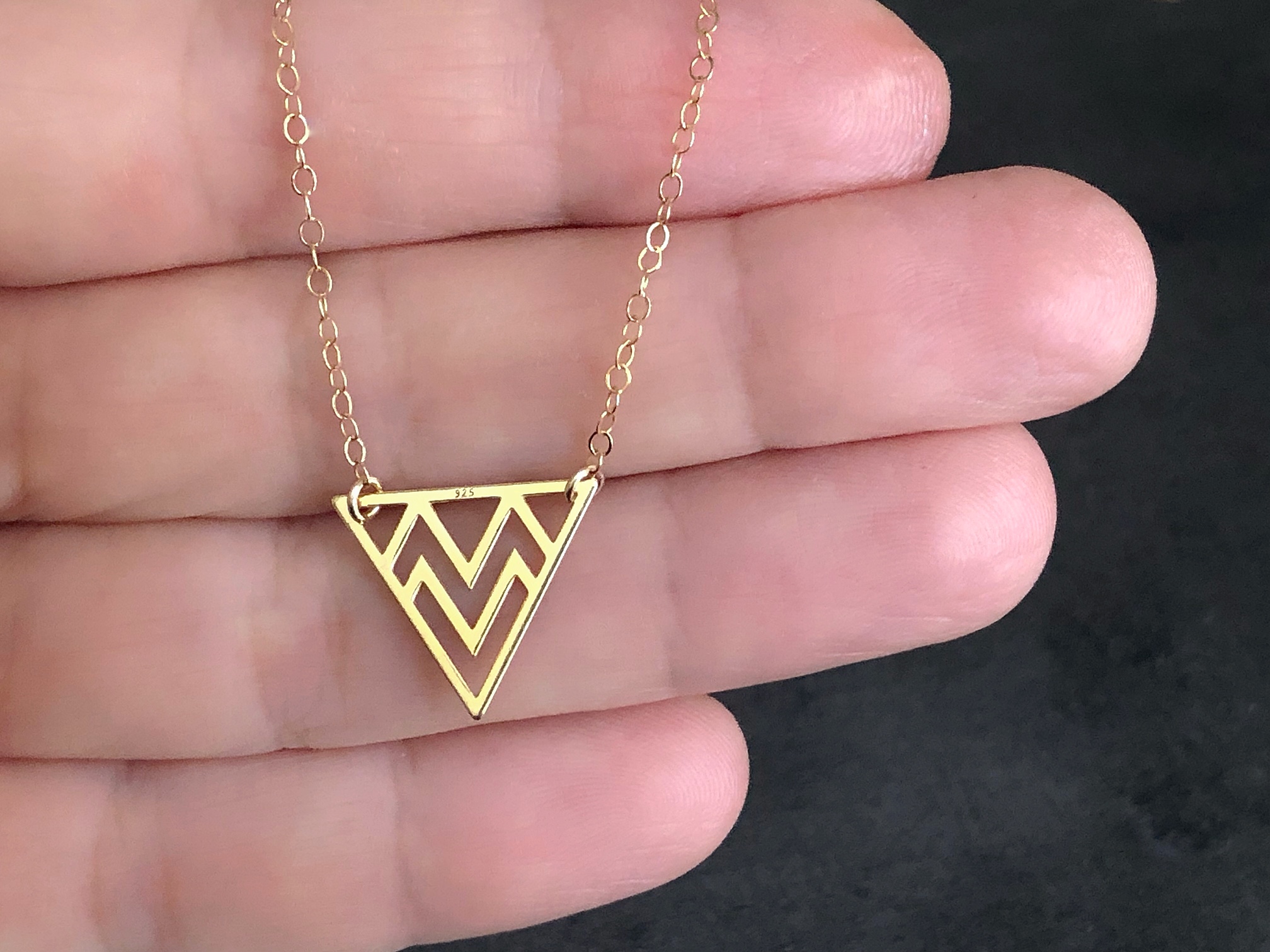 Collier MAÏSSA or gold filled pendentif graphique triangle