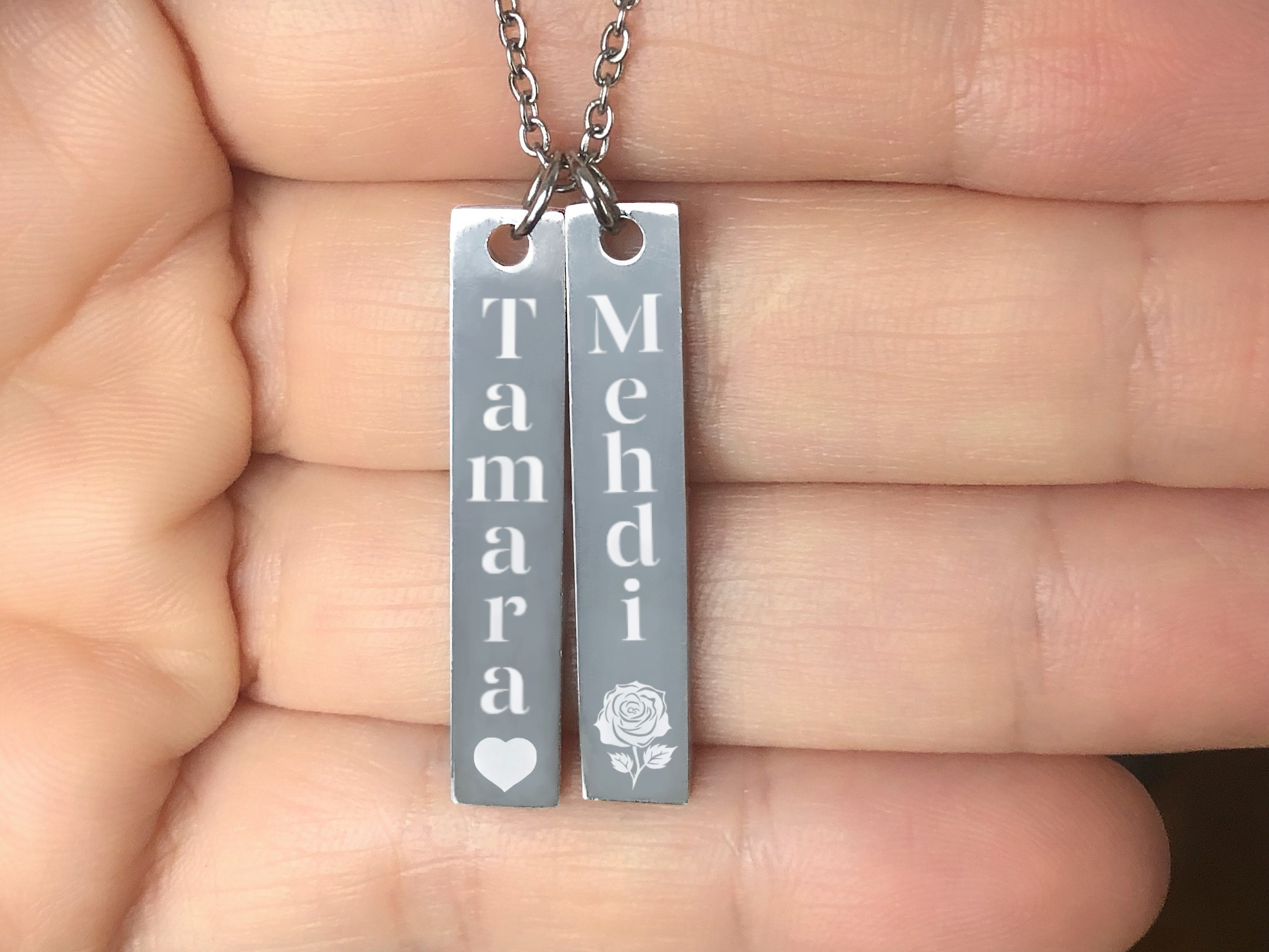 Collier HELIYA1 femme acier inoxydable argent médaille barre gravée personnalisable prénoms - MARJANE et Cie
