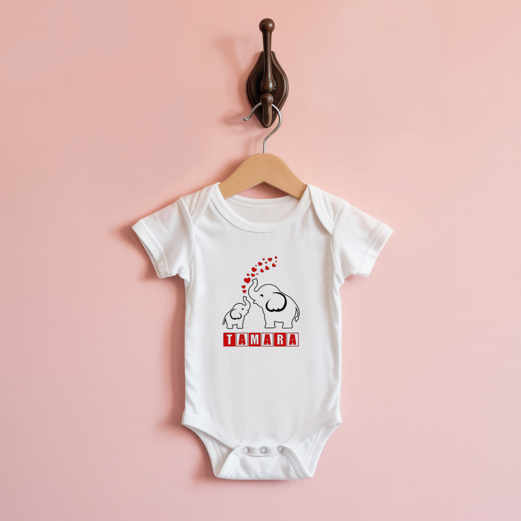 Body bébé personnalisable blanc avec prénom et maman éléphant protectrice suspendu - MARJANE et Cie