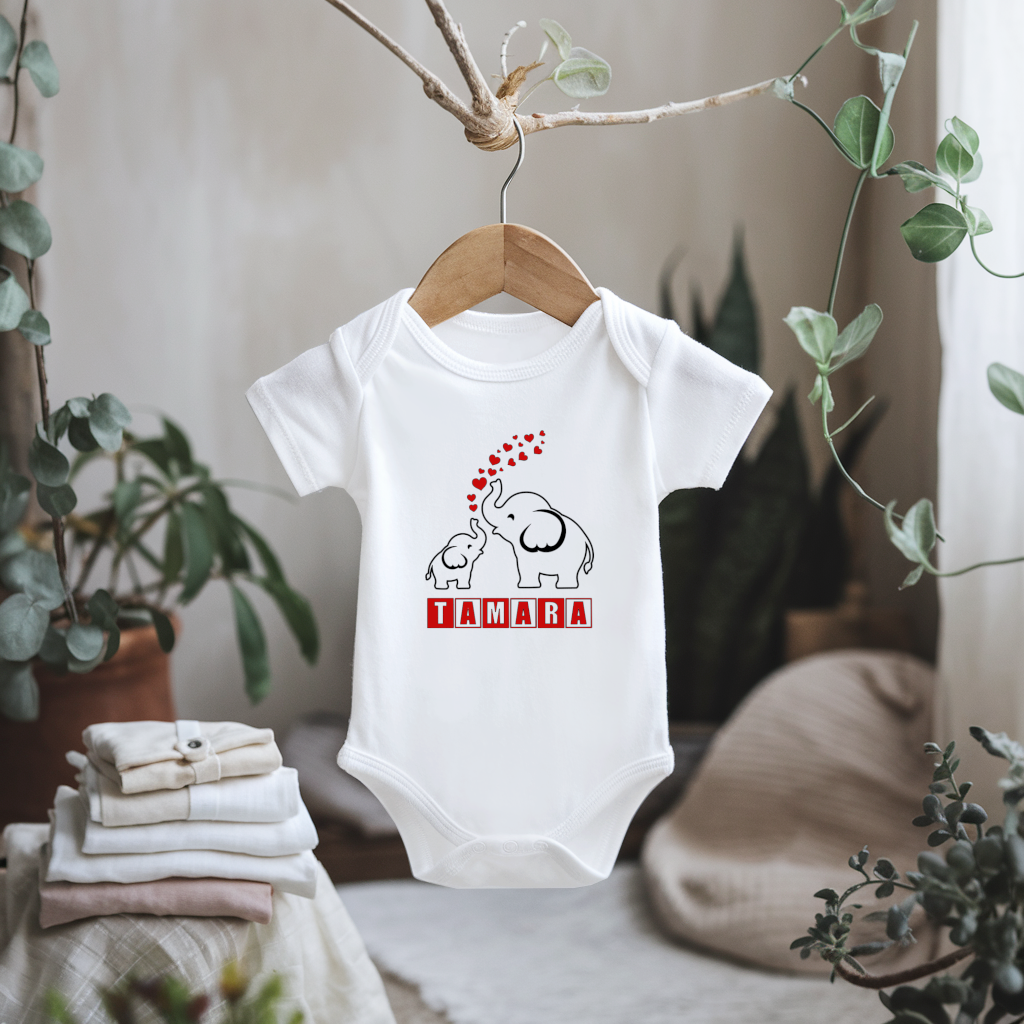 Body bébé personnalisable avec prénom et maman éléphant protectrice flocage sur cintre - MARJANE et Cie