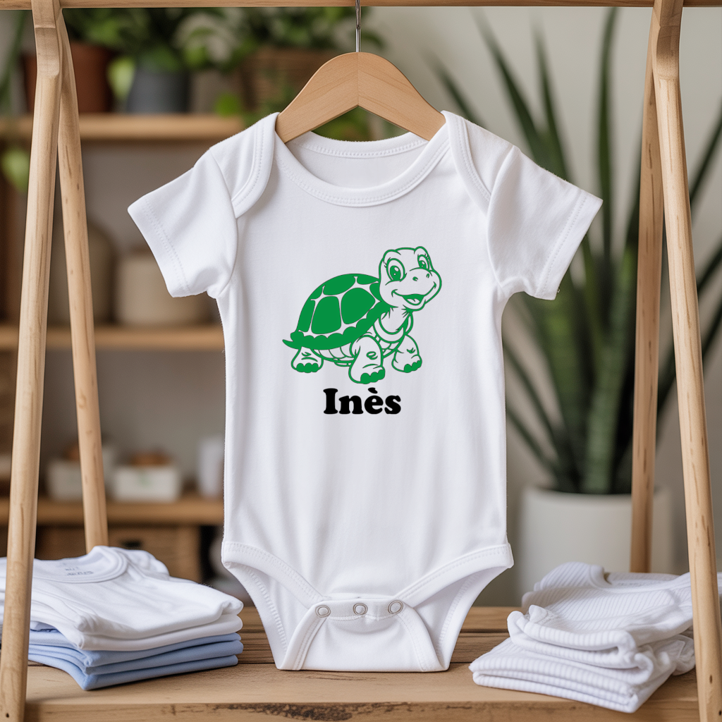 Body bébé personnalisable avec prénom et tortue radieuse flocage sur cintre - MARJANE et Cie