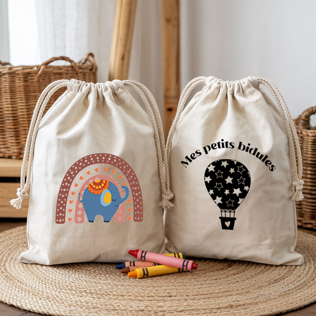 Sac pochon bébé personnalisé recto éléphant et arc en ciel et verso prénom en coton avec flocage couleur - MARJANE et Cie
