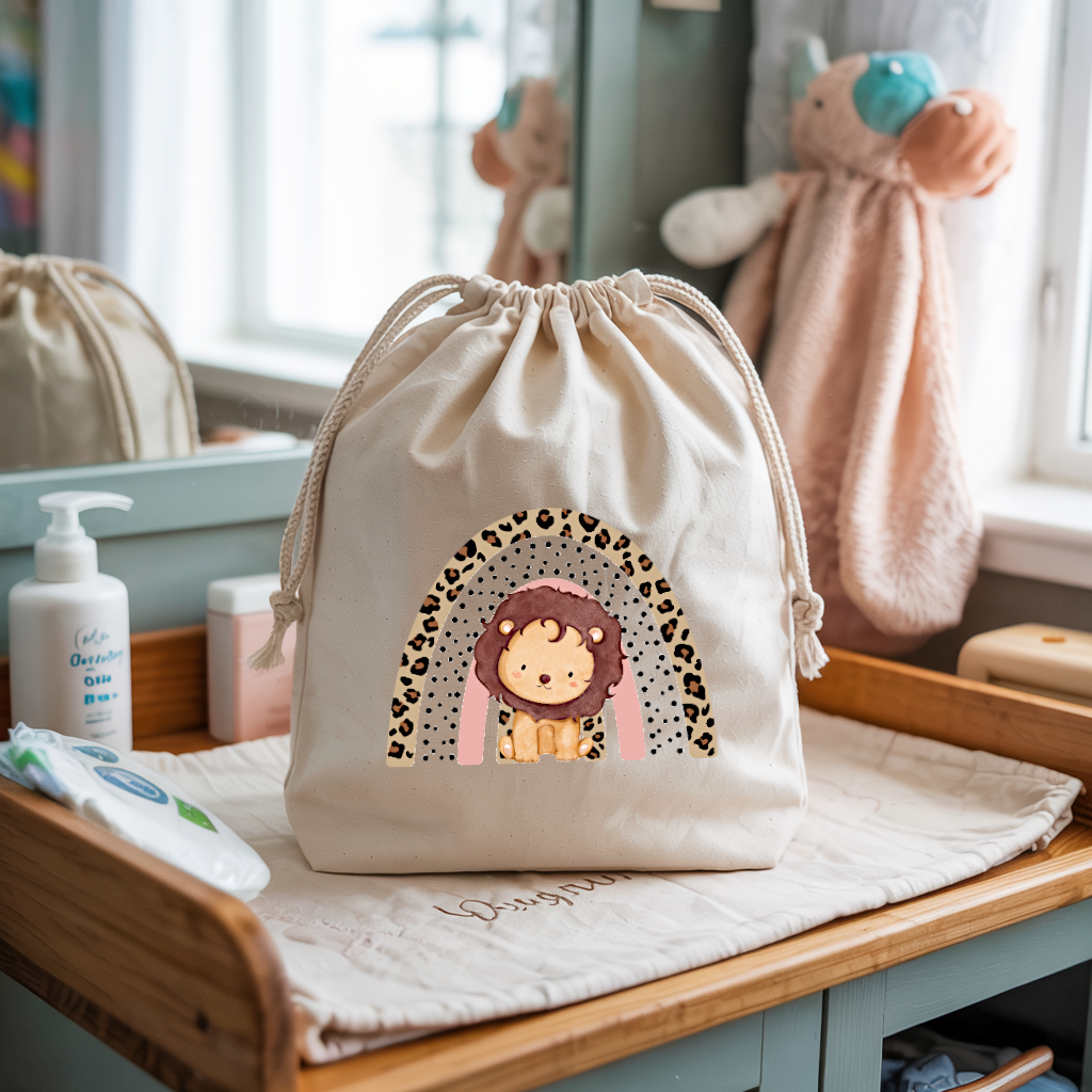 Sac pochon bébé personnalisé lion et arc en ciel en coton avec flocage couleur - MARJANE et Cie