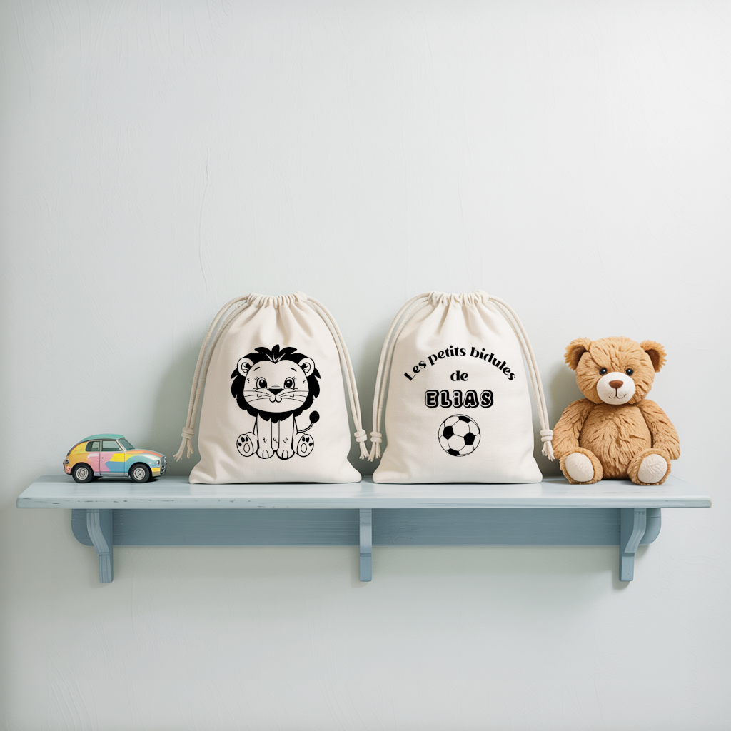Sac pochon bébé personnalisé face lionceau courageux et face prénom en coton avec flocage, cadeau naissance - MARJANE et Cie
