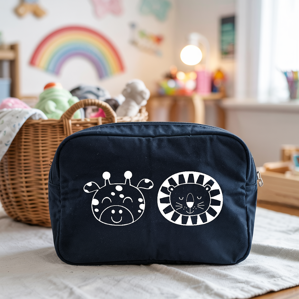 Trousse bébé personnalisable girafe et lion bleu marine, écoresponsable, cadeau naissance - MARJANE et Cie