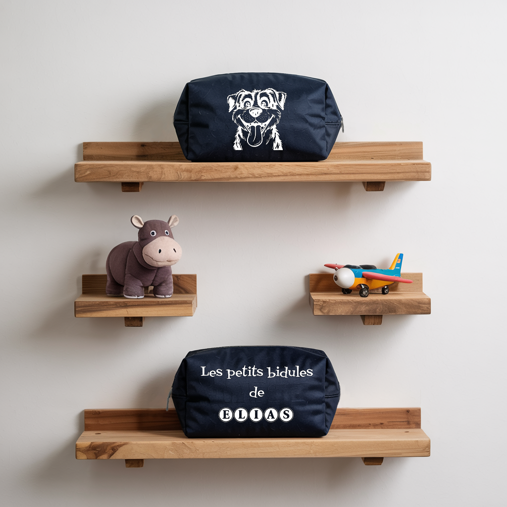 Trousse bébé personnalisée recto Chien joyeux et verso prénom en toile recyclée bleu marine avec flocage blanc - MARJANE et Cie