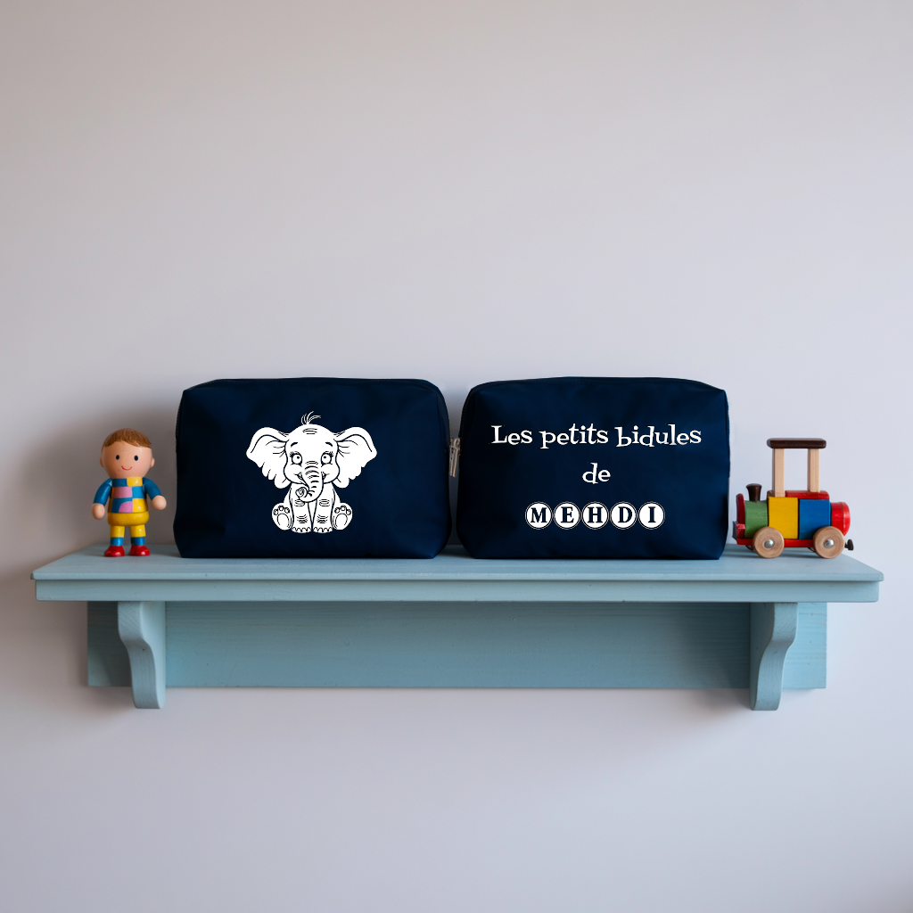 Trousse bébé personnalisée face Eléphant paisible et face texte bleu marine avec flocage, écoresponsable - MARJANE et Cie
