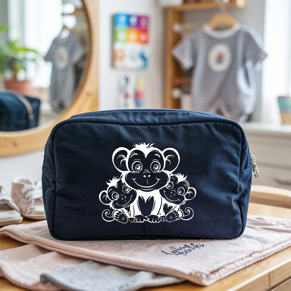 Trousse bébé personnalisable Maman singe et ses petits bleu marine et flocage, écoresponsable - MARJANE et Cie