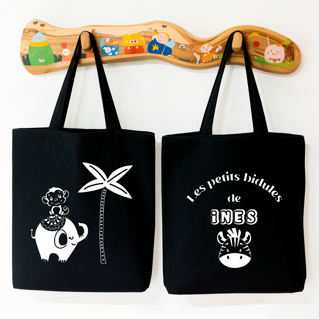 Tote bag bébé personnalisé recto Route vers l’aventure et verso prénom en coton noir avec flocage blanc - MARJANE et Cie