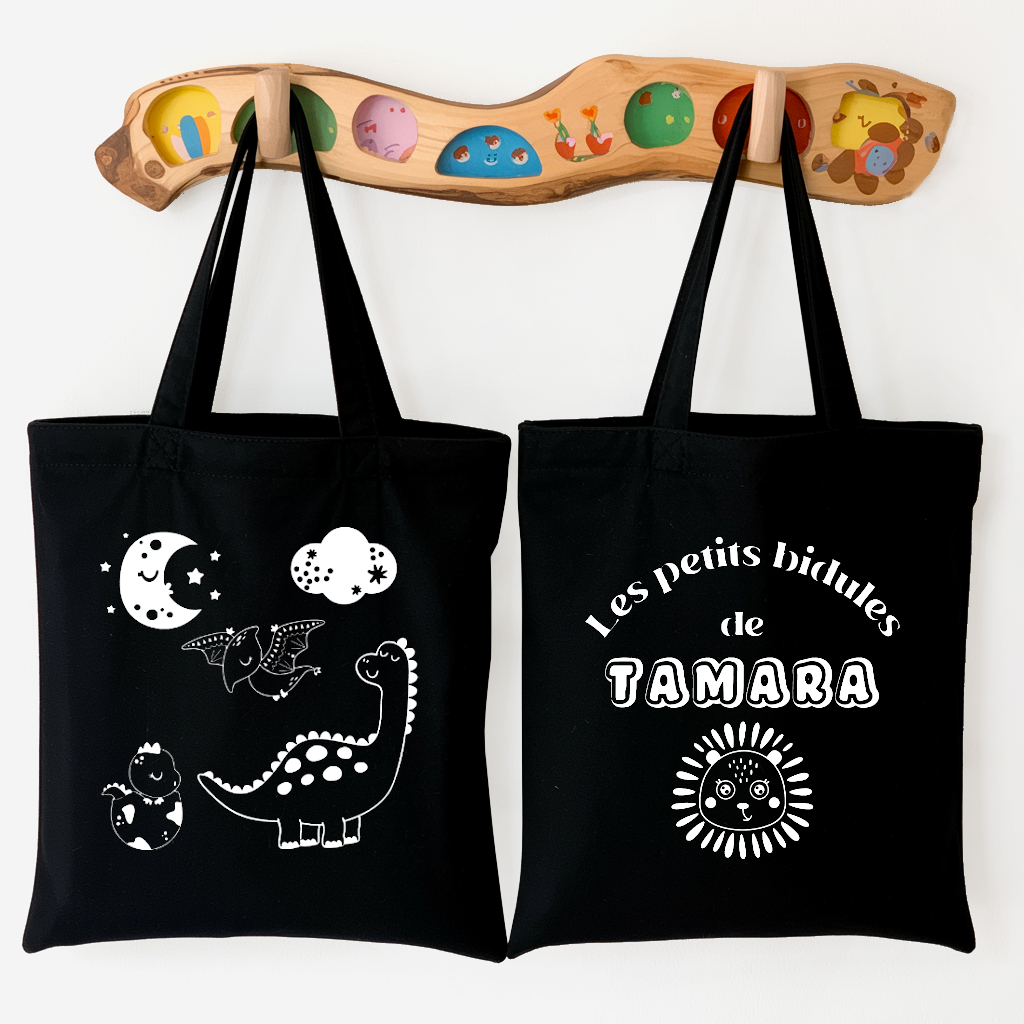 Tote bag bébé personnalisé recto Nuit avec les dinosaures et verso prénom en coton noir avec flocage blanc - MARJANE et Cie