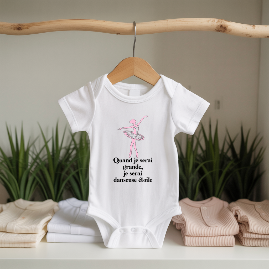 Body bébé personnalisable blanc avec prénom et danseuse gracieuse et message poétique suspendu - MARJANE et Cie