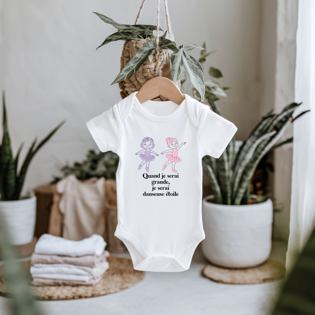 Body bébé personnalisable blanc avec danseuses et message suspendu - MARJANE et Cie