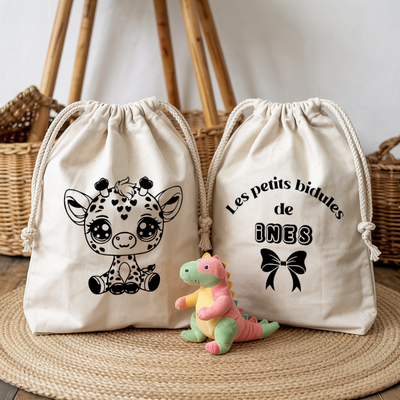 Sac pochon bébé personnalisé recto girafe sage et verso prénom en coton avec flocage couleur - MARJANE et Cie