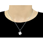 Collier ARIKA acier inoxydable argent breloque trèfle à quatre feuilles porte bonheur