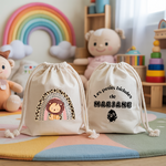 Sac pochon bébé personnalisé face lion et arc en ciel et face prénom en coton avec flocage, cadeau naissance - MARJANE et Cie