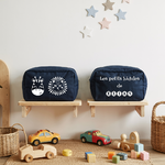 Trousse bébé personnalisée face zèbre et lion et face texte bleu marine avec flocage, écoresponsable - MARJANE et Cie