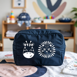 Trousse bébé personnalisée zèbre et lion en toile recyclée bleu marine avec flocage blanc - MARJANE et Cie