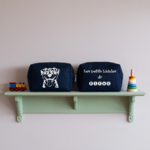 Trousse bébé personnalisée face Chien joyeux et face texte bleu marine avec flocage, écoresponsable - MARJANE et Cie