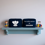 Trousse bébé personnalisée face Eléphant paisible et face texte bleu marine avec flocage, écoresponsable - MARJANE et Cie