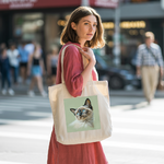 Tote bag chat femme porté par une femme déterminée - illustration en couleur recto - MARJANE et Cie