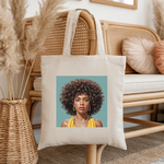 Tote bag femme avec portrait féminin élégante au regard affirmé en couleur suspendu - MARJANE et Cie