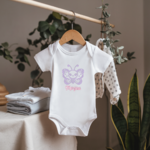 Body bébé personnalisable avec prénom et abeille adorable sur cintre - MARJANE et Cie
